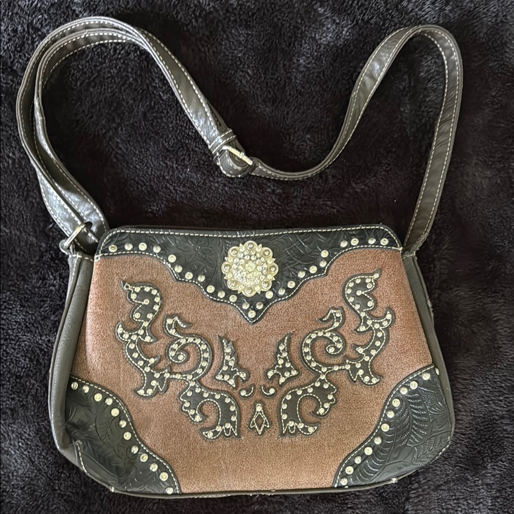 Blazin Roxx Brown and Black Crossbody Bag with Western Studded Design